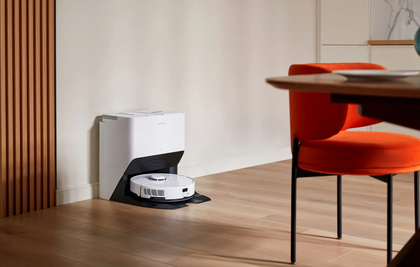 Roborock S8 Pro Ultra dans un salon moderne