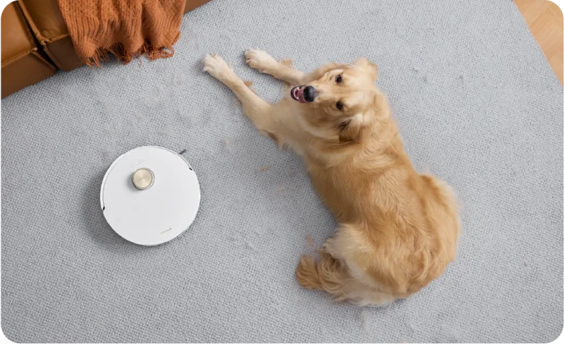 Comparatif robots aspirateurs laveurs 2025 dans un salon moderne